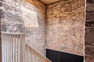 1421 E 69th Pl, Chicago, IL 60637 - Photo 11