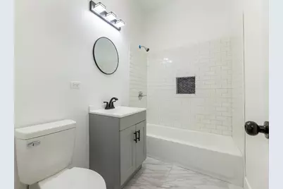 1421 E 69th Place, Chicago, IL 60637 - Photo 9