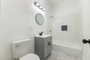 1421 E 69th Pl, Chicago, IL 60637 - Photo 9