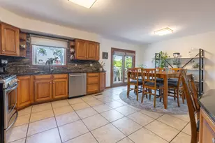 2 Oakwood Dr, Elk Grove Village, IL 60007 - Photo 13