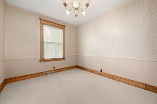 127 Alma St, Sycamore, IL 60178 - Photo 11