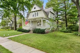 127 Alma St, Sycamore, IL 60178 - Photo 1