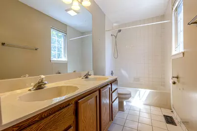 96 Manchester Drive, Buffalo Grove, IL 60089 - Photo 23