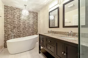96 Manchester Dr, Buffalo Grove, IL 60089 - Photo 15