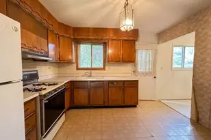 8119 Eastwood Ln, Woodridge, IL 60517 - Photo 3