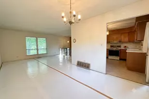 8119 Eastwood Ln, Woodridge, IL 60517 - Photo 5
