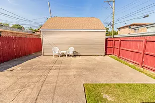 10714 S Eberhart Ave, Chicago, IL 60628 - Photo 29