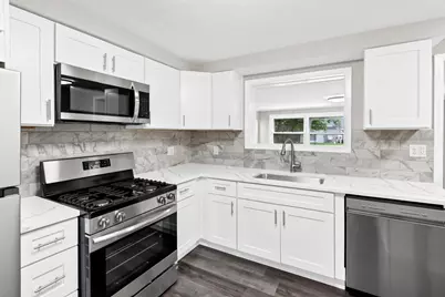 10274 W Ford Avenue, Beach Park, IL 60099 - Photo 3