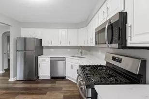 32910 N Meadow Rd, Grayslake, IL 60030 - Photo 5