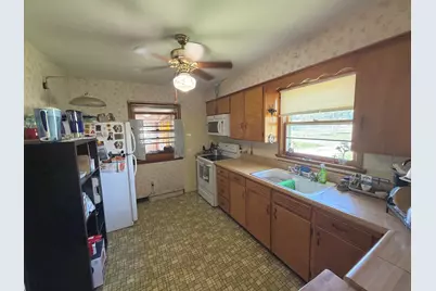 1 Charles Drive, Centralia, IL 62801 - Photo 3