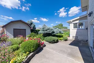 8432 W Amelia Dr, Niles, IL 60714 - Photo 23