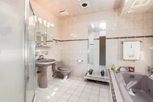 8432 W Amelia Dr, Niles, IL 60714 - Photo 15