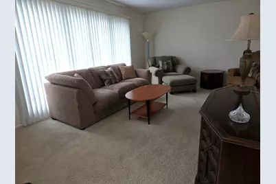 212 N Walnut Lane N, Schaumburg, IL 60194 - Photo 5