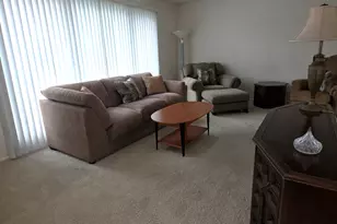 212 N Walnut Ln N, Schaumburg, IL 60194 - Photo 5
