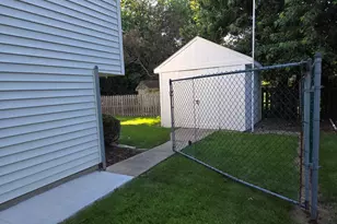212 N Walnut Ln N, Schaumburg, IL 60194 - Photo 19