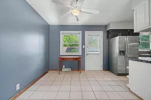 2401 Arden Dr, Champaign, IL 61821 - Photo 9