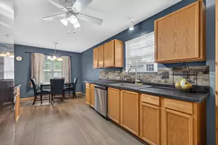 302 8th St, Kirkland, IL 60146 - Photo 9