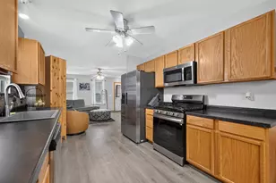 302 8th St, Kirkland, IL 60146 - Photo 11