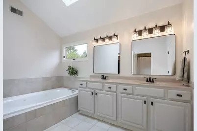 811 E Main Street, Yorkville, IL 60560 - Photo 19