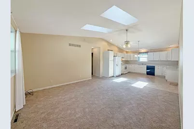 309 Maple Avenue, Forreston, IL 61030 - Photo 9