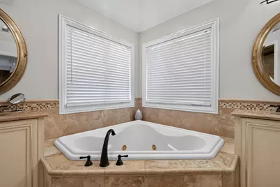 239 N Highland Avenue, Elmhurst, IL 60126 - Photo 37