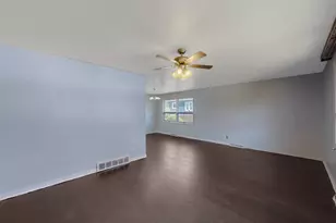 9224 Melvina Ave, Oak Lawn, IL 60453 - Photo 3