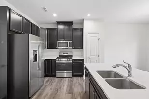 3404 Helene Rieder Dr, Montgomery, IL 60538 - Photo 9