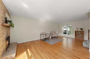 1969 Wexford Cir, Wheaton, IL 60189 - Photo 7