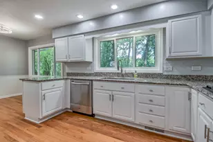 104 E Louis Ave, Lake Forest, IL 60045 - Photo 5