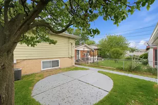 11635 S Bishop St, Chicago, IL 60643 - Photo 35