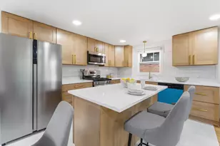 11635 S Bishop St, Chicago, IL 60643 - Photo 9