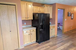 1891 Indian Springs Ct, Freeport, IL 61032 - Photo 7