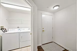 1 S Lincoln Ave, Lombard, IL 60148 - Photo 19