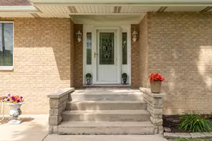 18622 Burnham Ave, Lansing, IL 60438 - Photo 3