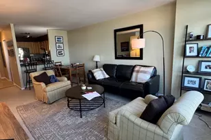 1560 N Sandburg Terrace, Chicago, IL 60610 - Photo 3