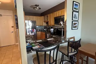1560 N Sandburg Terrace, Chicago, IL 60610 - Photo 7