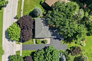 1065 Barneswood Dr, Downers Grove, IL 60515 - Photo 37