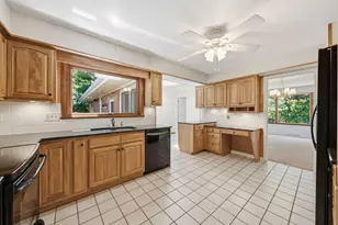 1065 Barneswood Dr, Downers Grove, IL 60515 - Photo 11