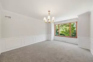 1065 Barneswood Dr, Downers Grove, IL 60515 - Photo 9