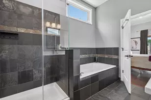 1320 W Grenshaw St, Chicago, IL 60607 - Photo 23