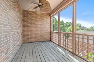 1302 Hawthorne Ln, Hinsdale, IL 60521 - Photo 29