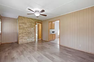 658 Pleasant St, Woodstock, IL 60098 - Photo 7