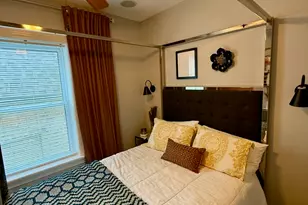 3402 W Beach Ave, Chicago, IL 60651 - Photo 9
