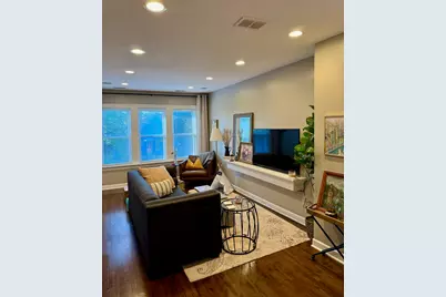 3402 W Beach Avenue, Chicago, IL 60651 - Photo 3