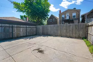 3402 W Beach Ave, Chicago, IL 60651 - Photo 25