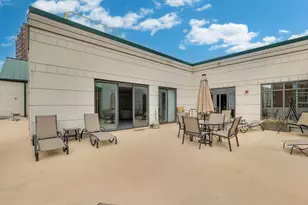 55 W Delaware Pl, Chicago, IL 60610 - Photo 15