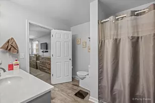37W150 Olwin Dr, Elgin, IL 60124 - Photo 33