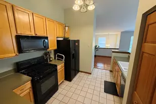 1303 Brookdale Dr, Carpentersville, IL 60110 - Photo 9