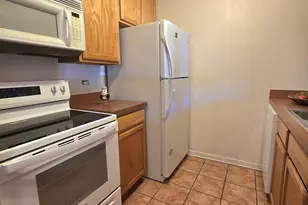 5921 Meadow Dr, Lisle, IL 60532 - Photo 3