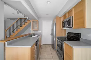 1180 Cove Dr, Prospect Heights, IL 60070 - Photo 7